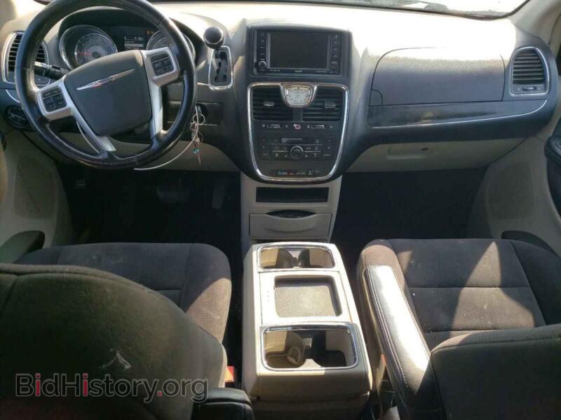 2011 Chrysler MINIVAN (VIN 2A4RR5DGXBR666867) — photo 8 of 13