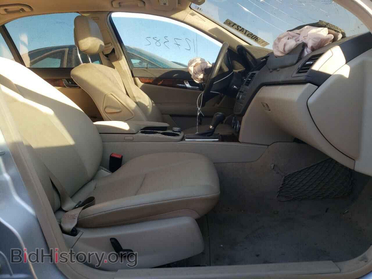 2011 MERCEDES-BENZ C-CLASS - VIN: WDDGF8BB7BF644854 - Фото 6