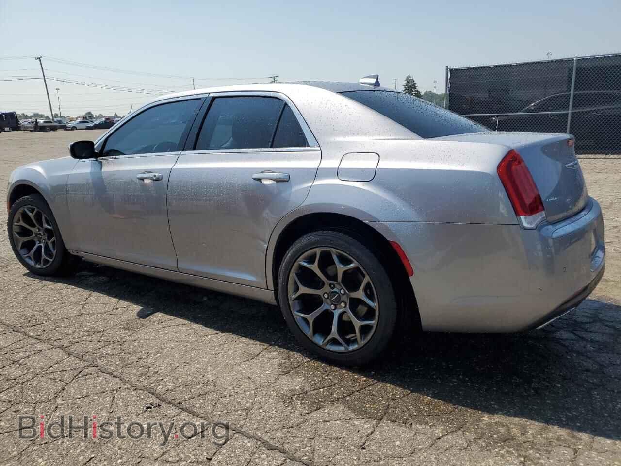 2016 CHRYSLER 300 - VIN: 2C3CCASG2GH288196 - Фото 2