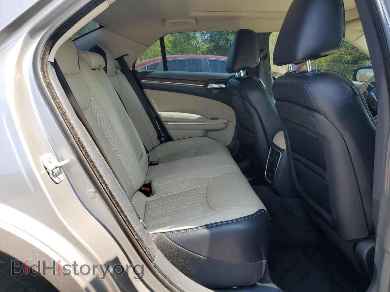 2016 CHRYSLER 300 - VIN: 2C3CCASG2GH288196 - Фото 10