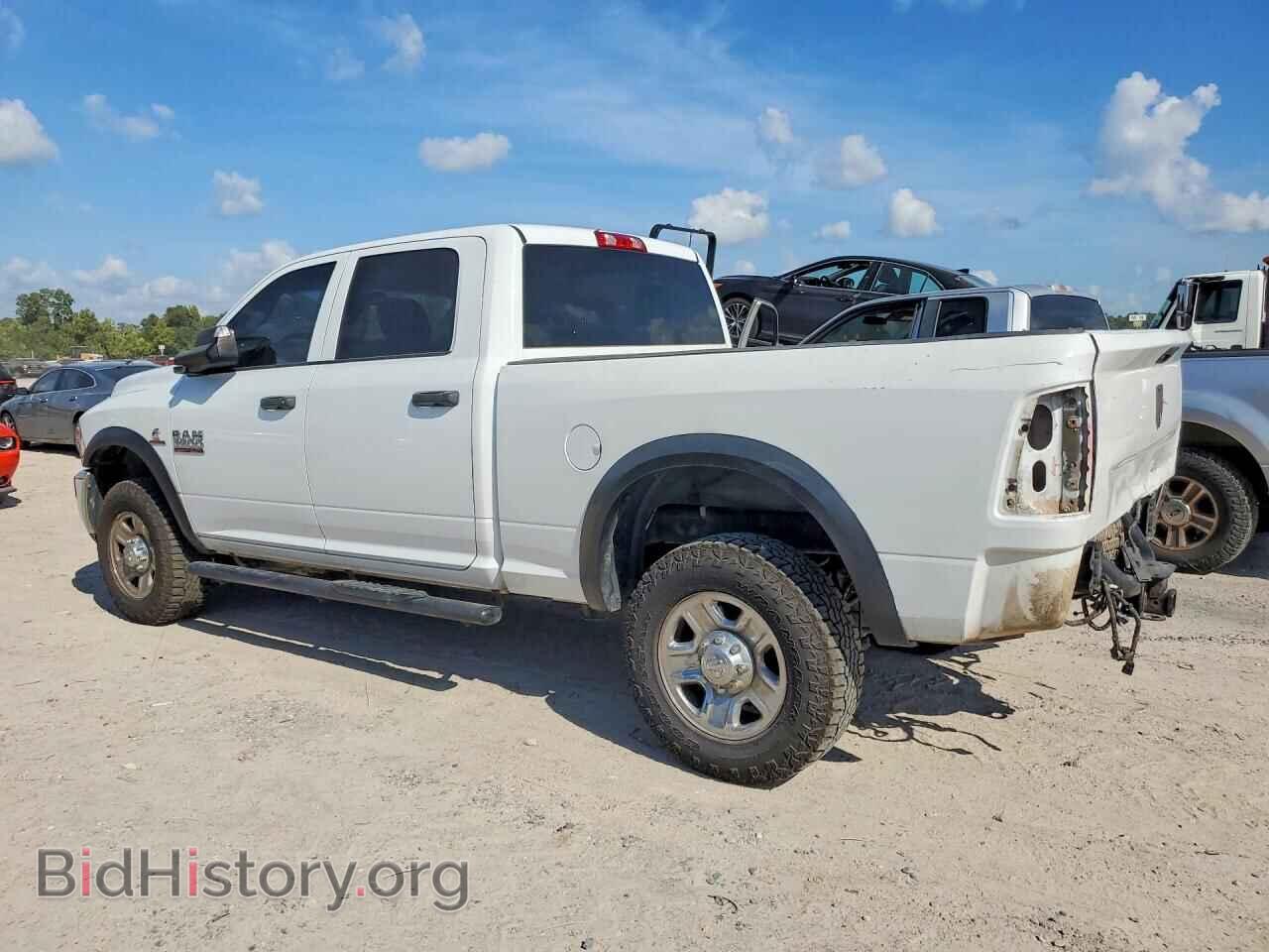 2018 RAM 2500 - VIN: 3C6UR5CL7JG315473 - Photo 2