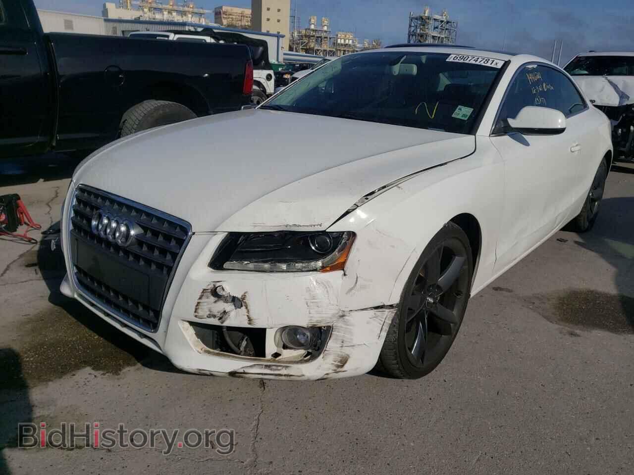 2011 AUDI A5 - VIN: WAUVFAFR4BA038907 - Фото 2