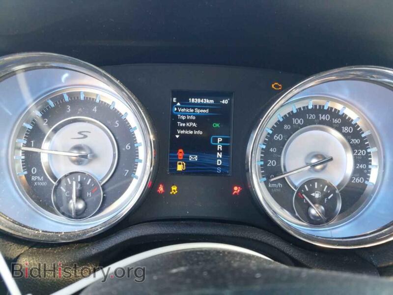 2012 Chrysler 300 (VIN 2C3CCABG3CH140536) — фото 8 из 10
