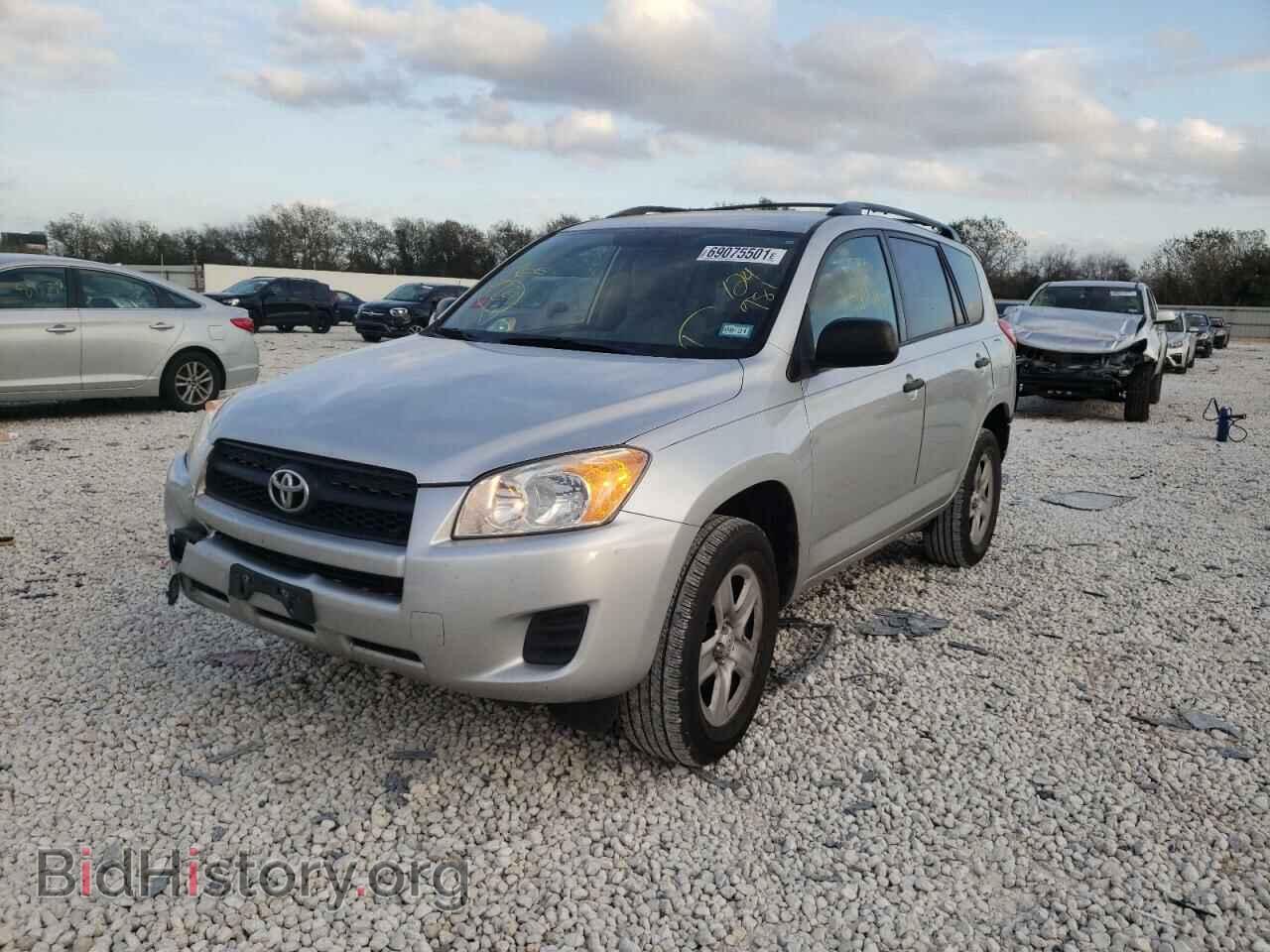 2011 TOYOTA RAV4 - VIN: 2T3BF4DV7BW124981 - Фото 2
