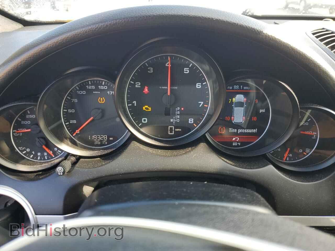 2011 PORSCHE CAYENNE - VIN: WP1AA2A29BLA04142 - Фото 9