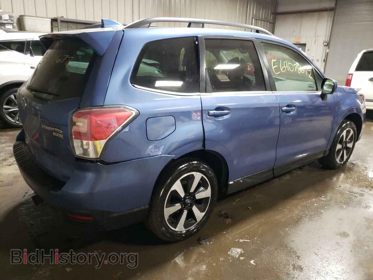 2017 SUBARU FORESTER - VIN: JF2SJARCXHH463786 - Фото 3