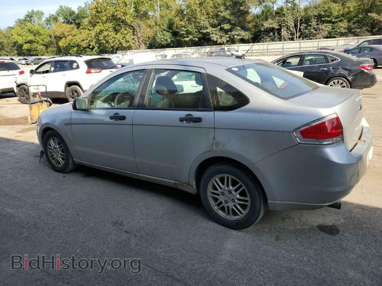 2011 FORD FOCUS - VIN: 1FAHP3FN3BW188490 - Фото 2