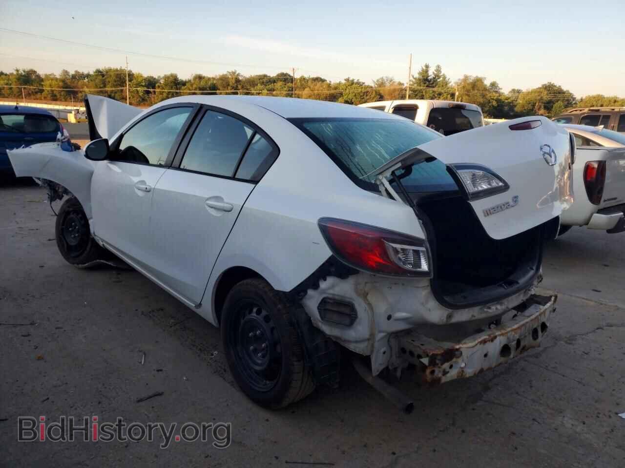 2011 MAZDA 3 - VIN: JM1BL1UF4B1393146 - Photo 2
