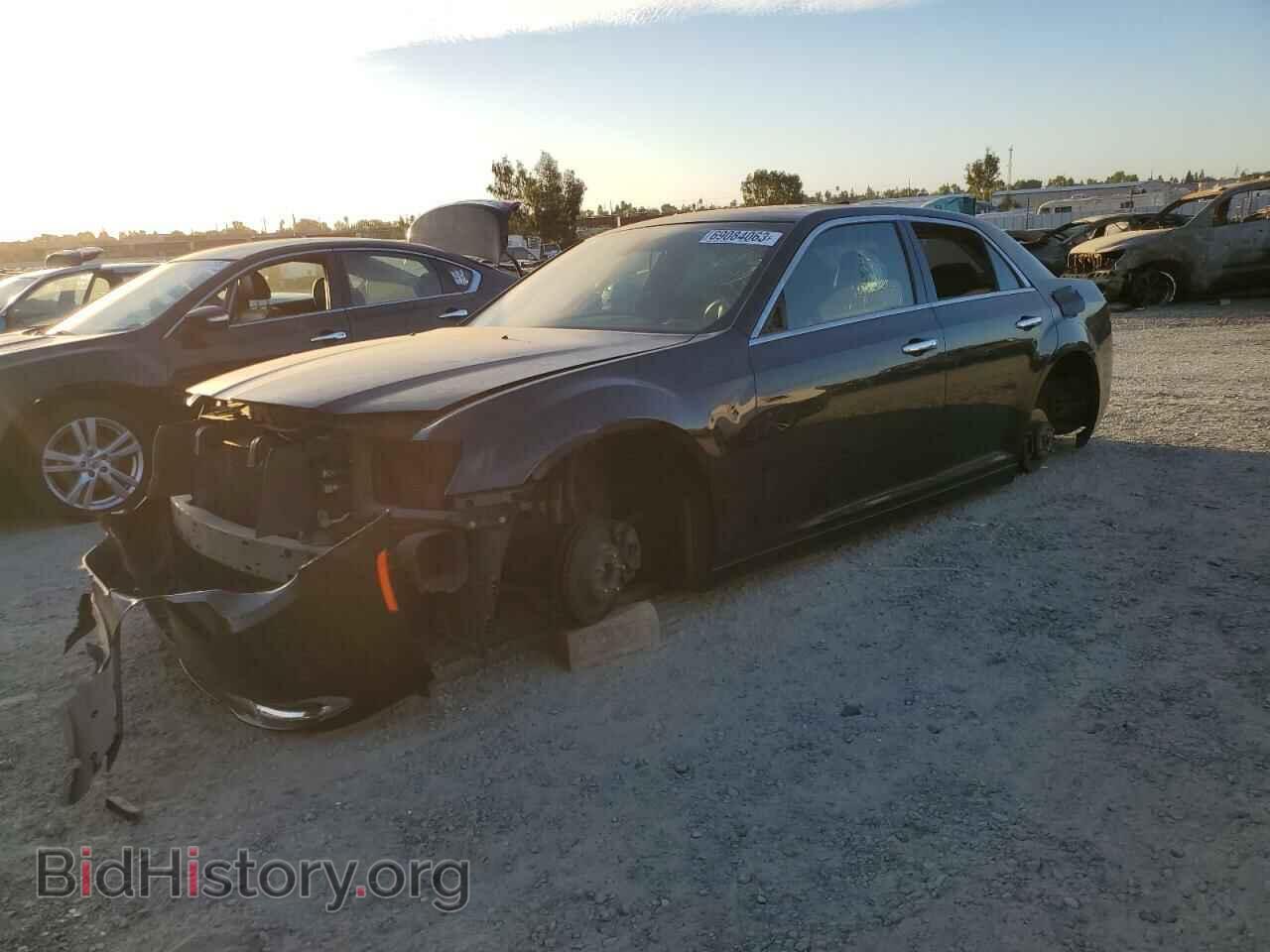 Фотография 2C3CCAEG4HH610169 - CHRYSLER 300 2017