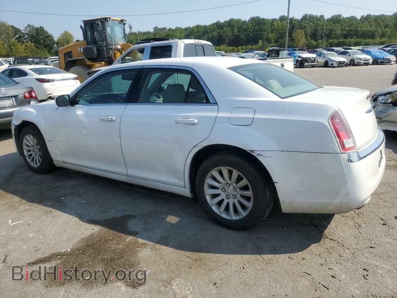 2014 CHRYSLER 300 - VIN: 2C3CCAAG0EH344229 - Фото 2
