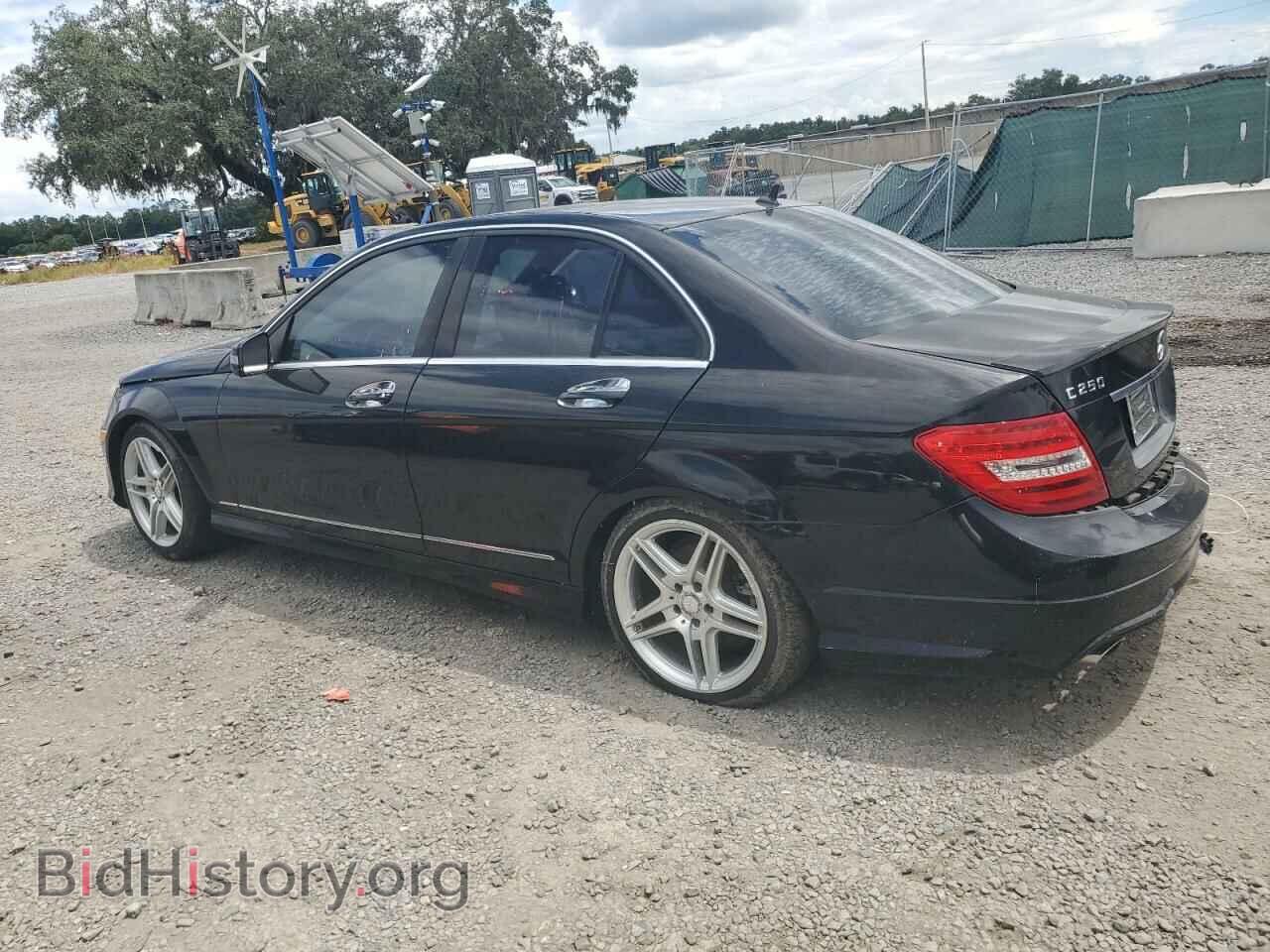 2013 MERCEDES-BENZ C-CLASS - VIN: WDDGF4HB5DR255129 - Фото 2