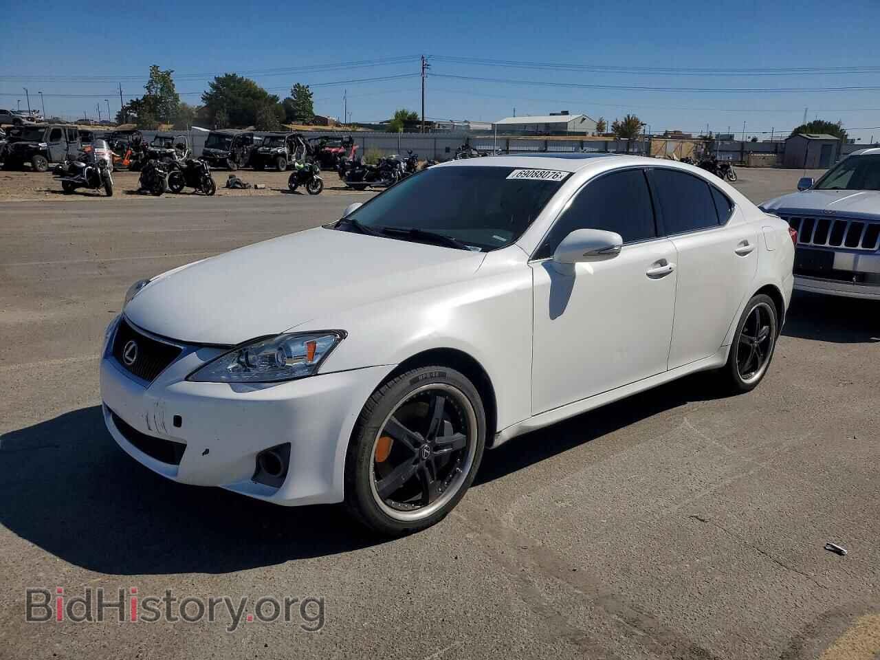 Фотография JTHCE5C21C5002984 - LEXUS IS 2012