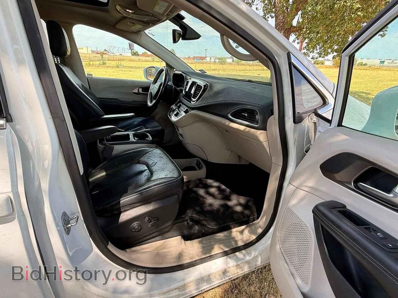 2018 CHRYSLER PACIFICA - VIN: 2C4RC1GG4JR276048 - Photo 5