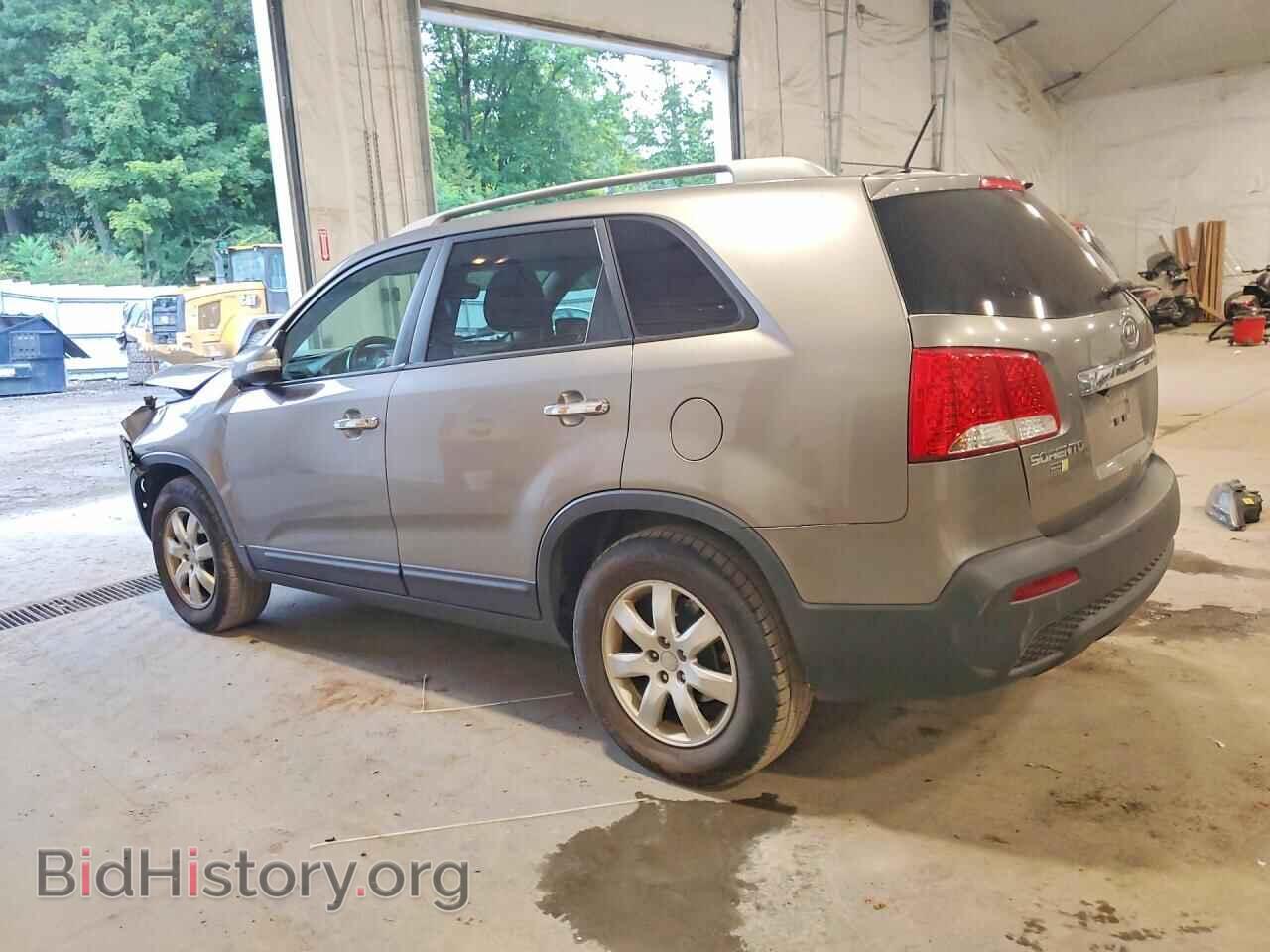 2011 KIA SORENTO - VIN: 5XYKT3A18BG100434 - Фото 2