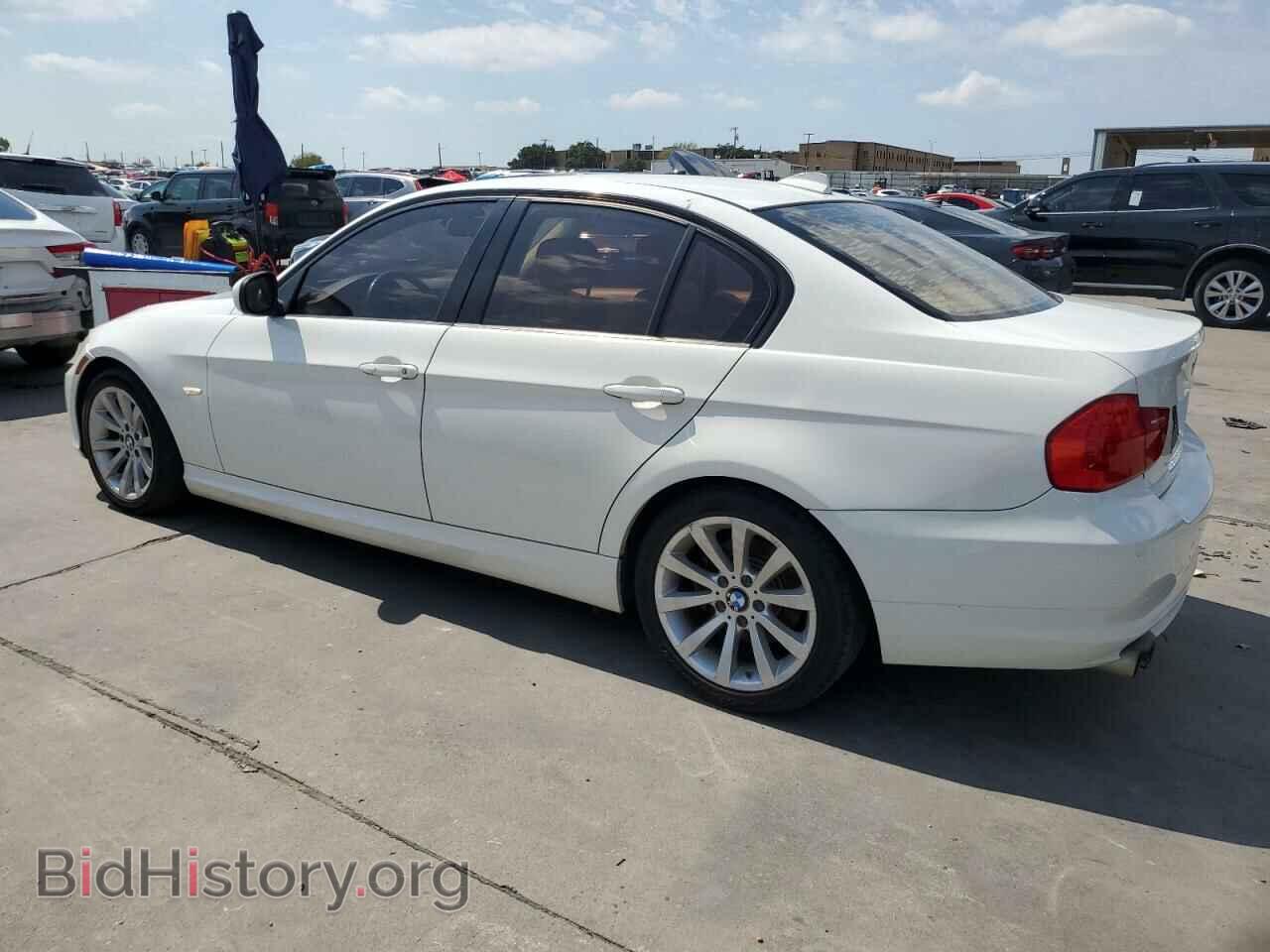 2011 BMW 3 SERIES - VIN: WBAPH7C52BA802454 - Фото 2
