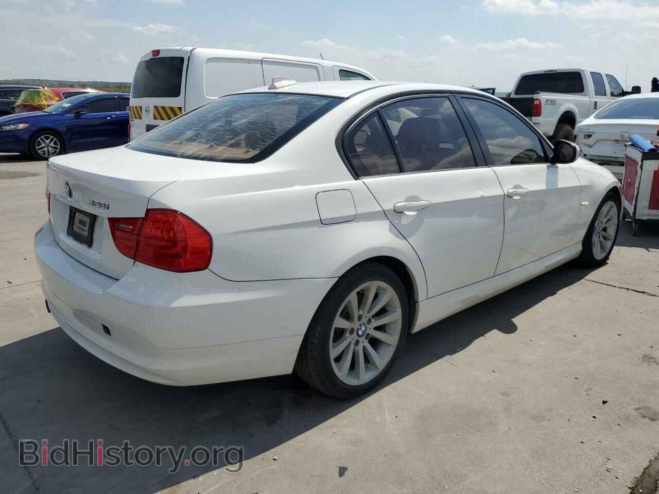 2011 BMW 3 SERIES - VIN: WBAPH7C52BA802454 - Фото 3