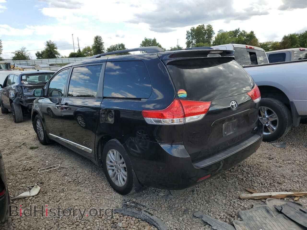 2011 TOYOTA All Models - VIN: 5TDYK3DC4BS174852 - Фото 2