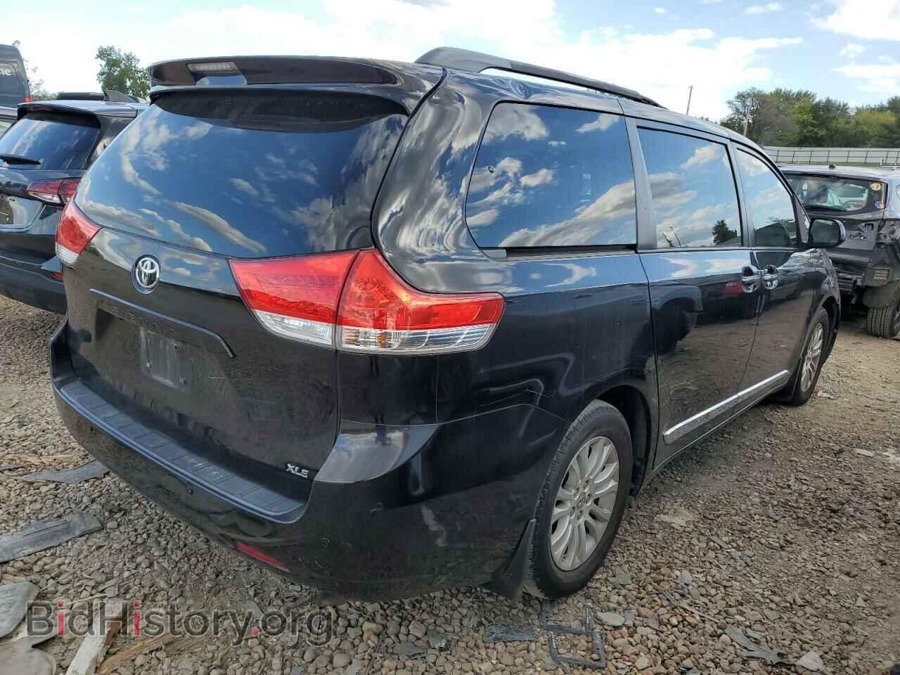 2011 TOYOTA All Models - VIN: 5TDYK3DC4BS174852 - Фото 3