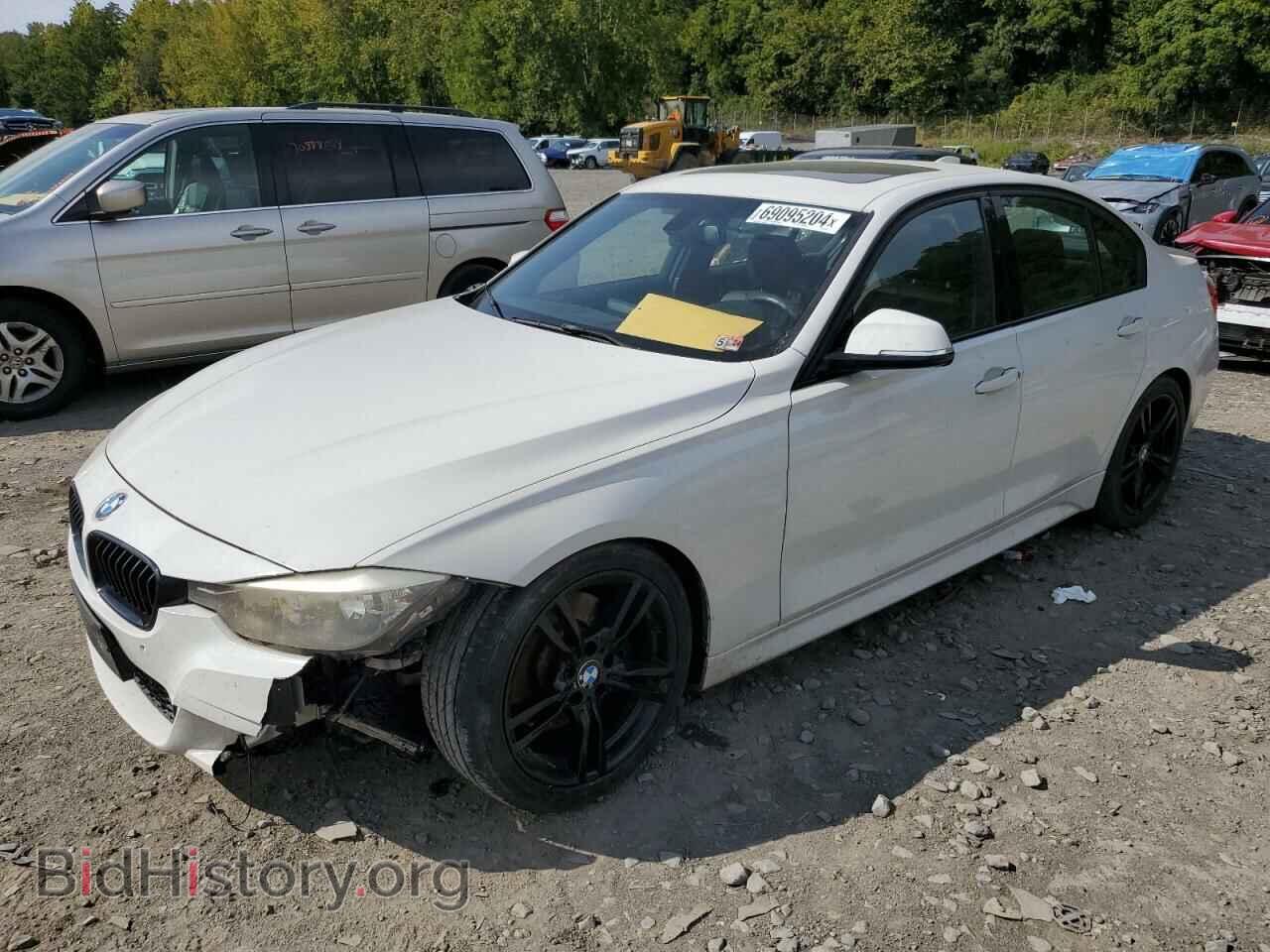 Photo WBA3A5C55DF351355 - BMW 3 SERIES 2013