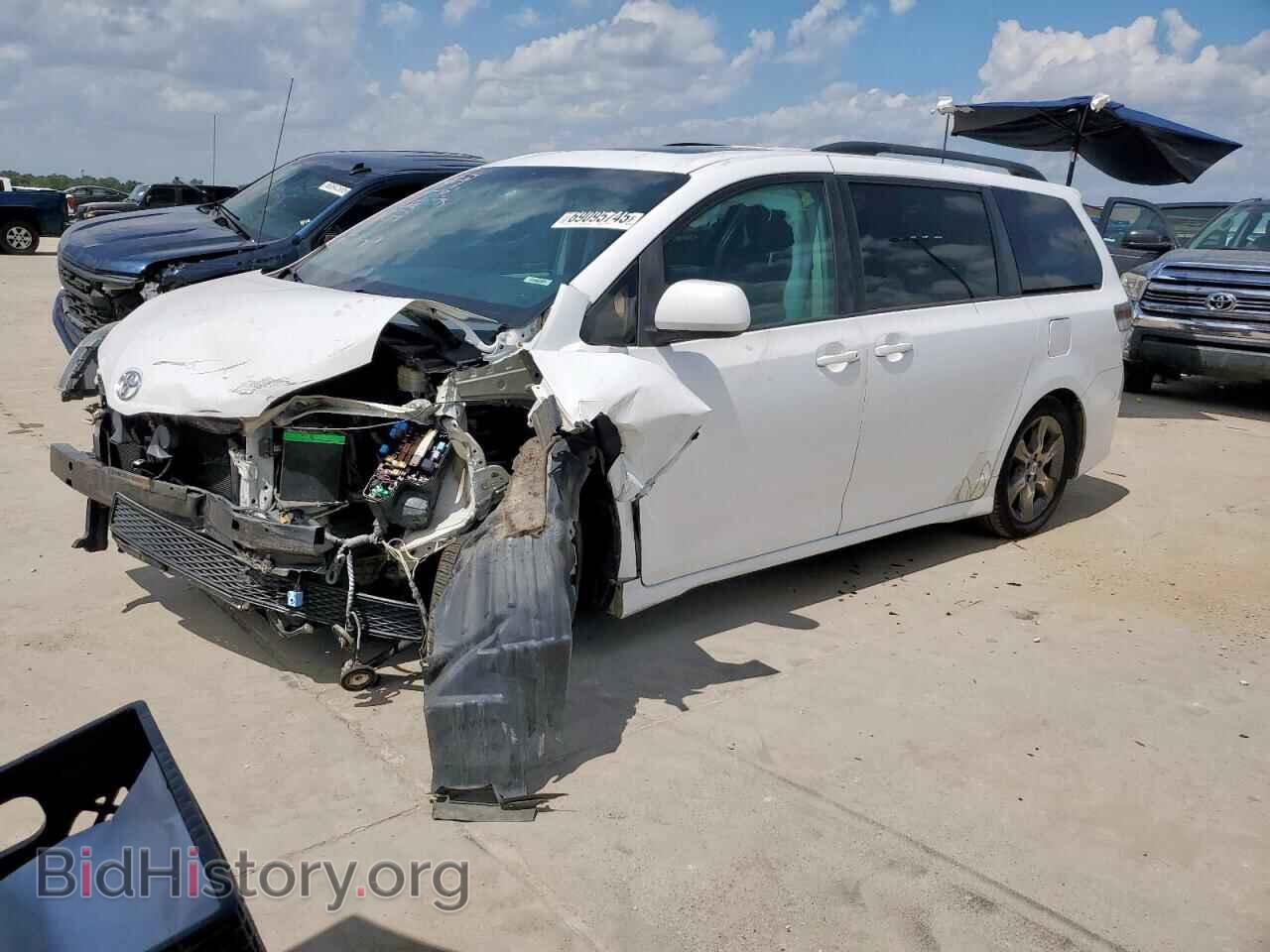 Фотография 5TDXK3DC2BS063017 - TOYOTA SIENNA 2011