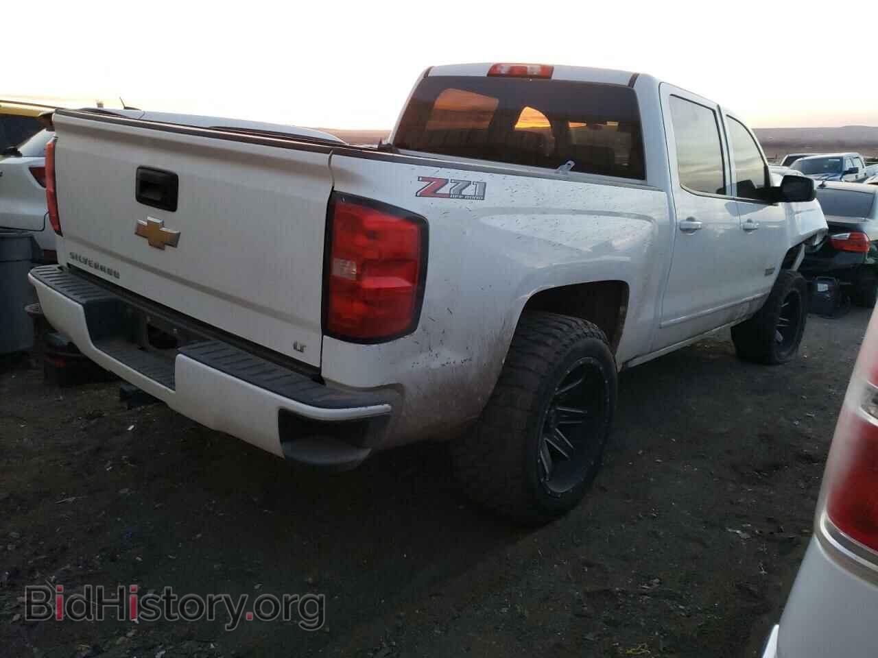 2018 CHEVROLET SILVERADO - VIN: 3GCUKREC6JG647650 - Фото 3