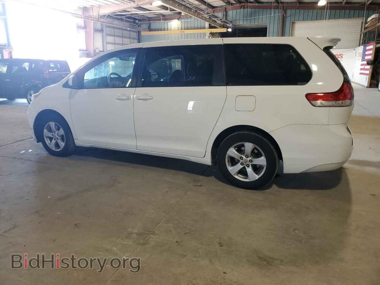 2012 TOYOTA SIENNA - VIN: 5TDKA3DC2CS013300 - Фото 2
