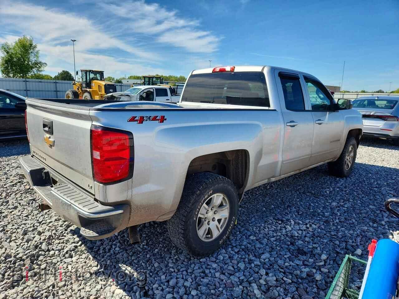 2019 CHEVROLET SILVERADO - VIN: 2GCVKPEC7K1160136 - Фото 3
