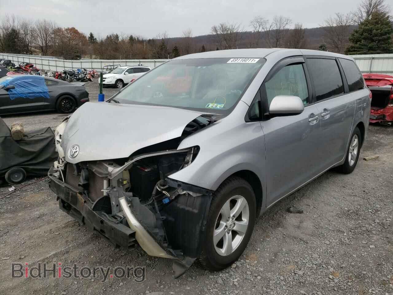 2012 TOYOTA SIENNA - VIN: 5TDKA3DC2CS014401 - Фото 2