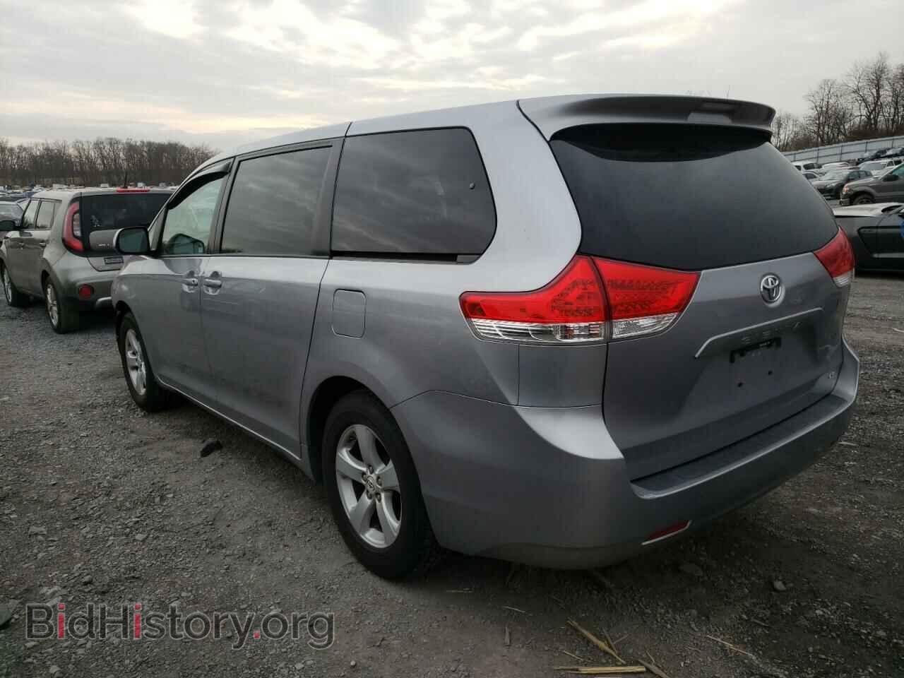 2012 TOYOTA SIENNA - VIN: 5TDKA3DC2CS014401 - Фото 3