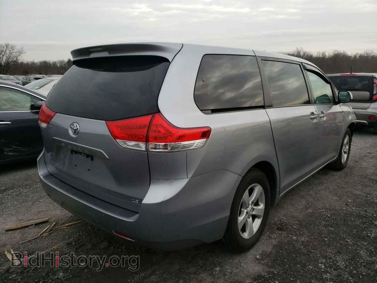 2012 TOYOTA SIENNA - VIN: 5TDKA3DC2CS014401 - Фото 4