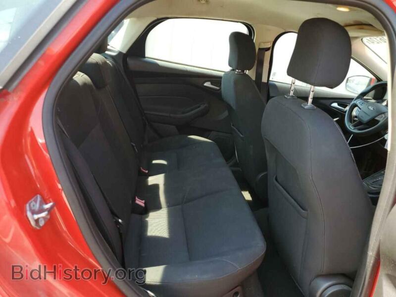 2015 Ford FOCUS (VIN 1FADP3F29FL307705) — photo 10 of 12