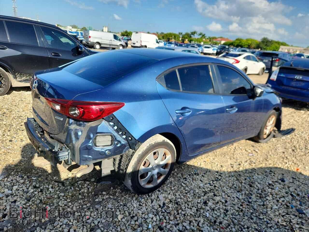 2018 MAZDA 3 - VIN: 3MZBN1U73JM175748 - Фото 3