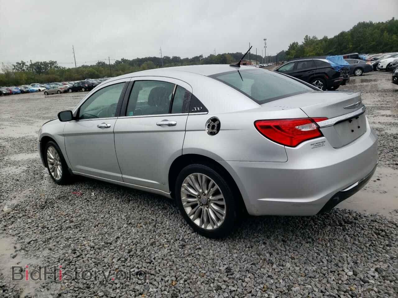 2011 CHRYSLER 200 - VIN: 1C3BC2FGXBN580769 - Фото 2