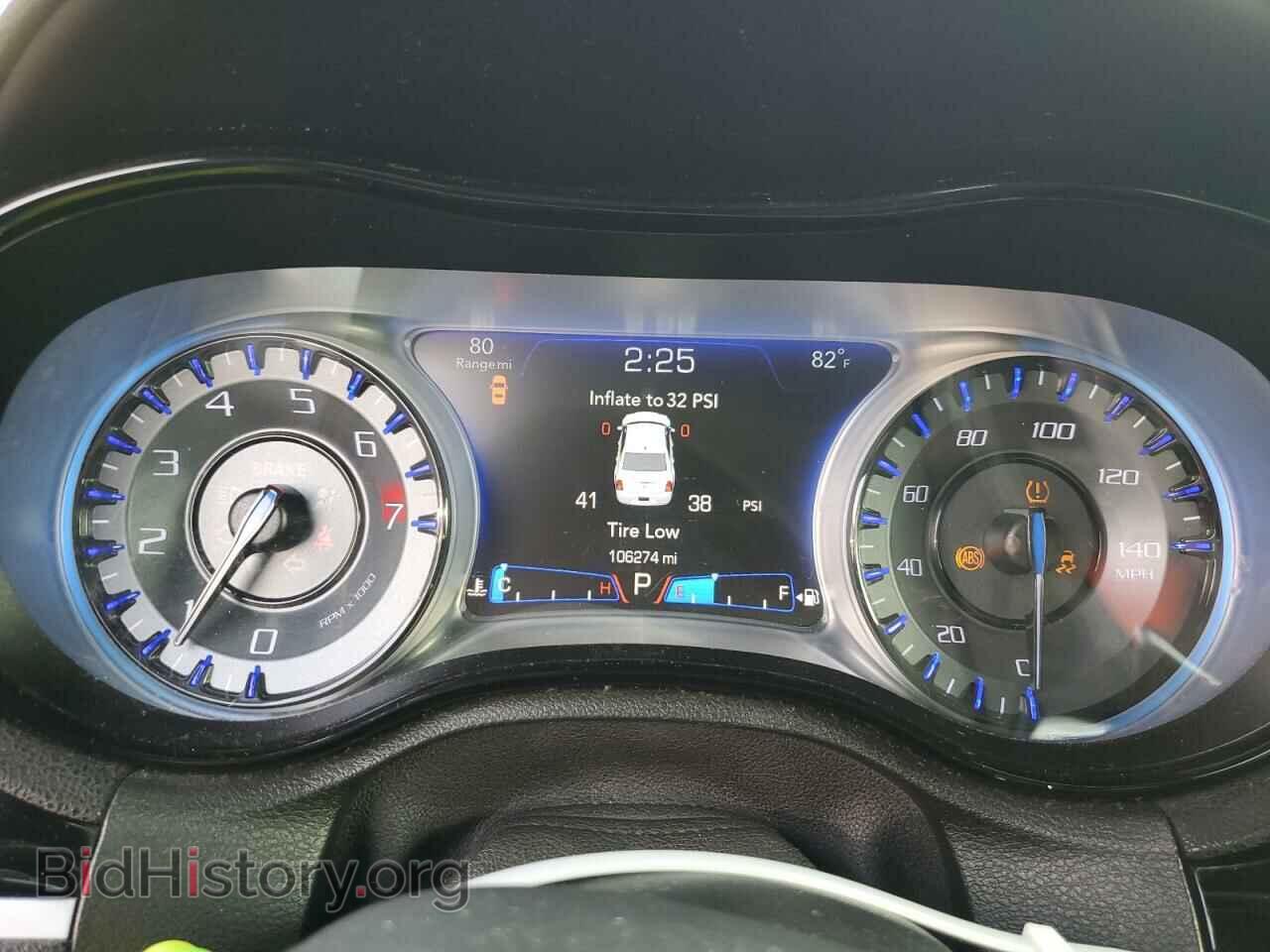 2017 CHRYSLER 300 - VIN: 2C3CCABG4HH664804 - Фото 9