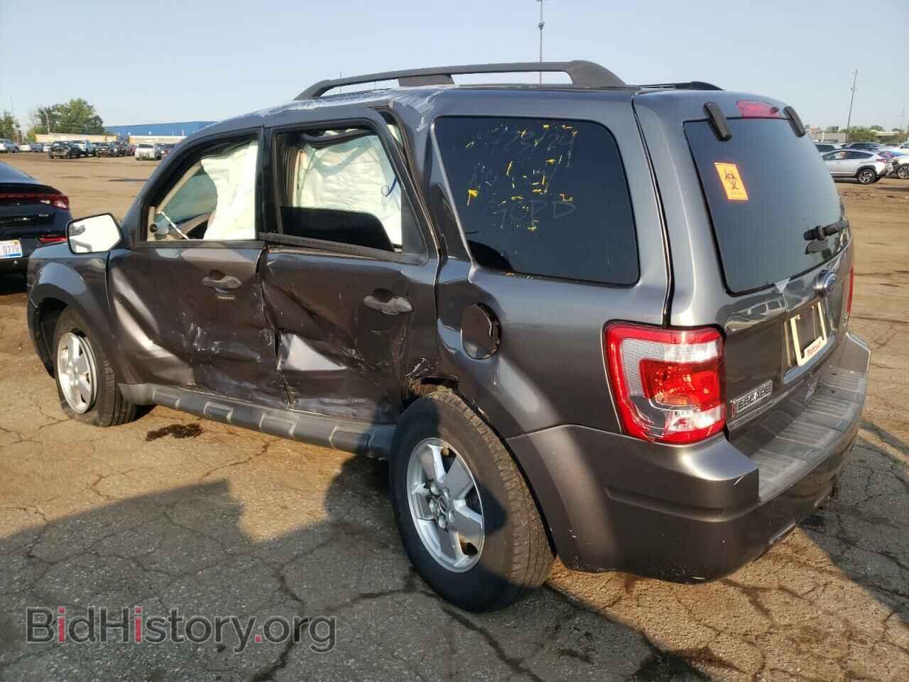 2011 FORD ESCAPE - VIN: 1FMCU0DG8BKB90013 - Фото 2