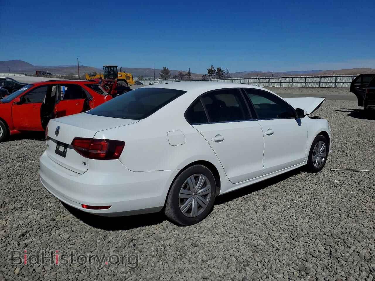 2017 VOLKSWAGEN JETTA - VIN: 3VW2B7AJ3HM266167 - Фото 3