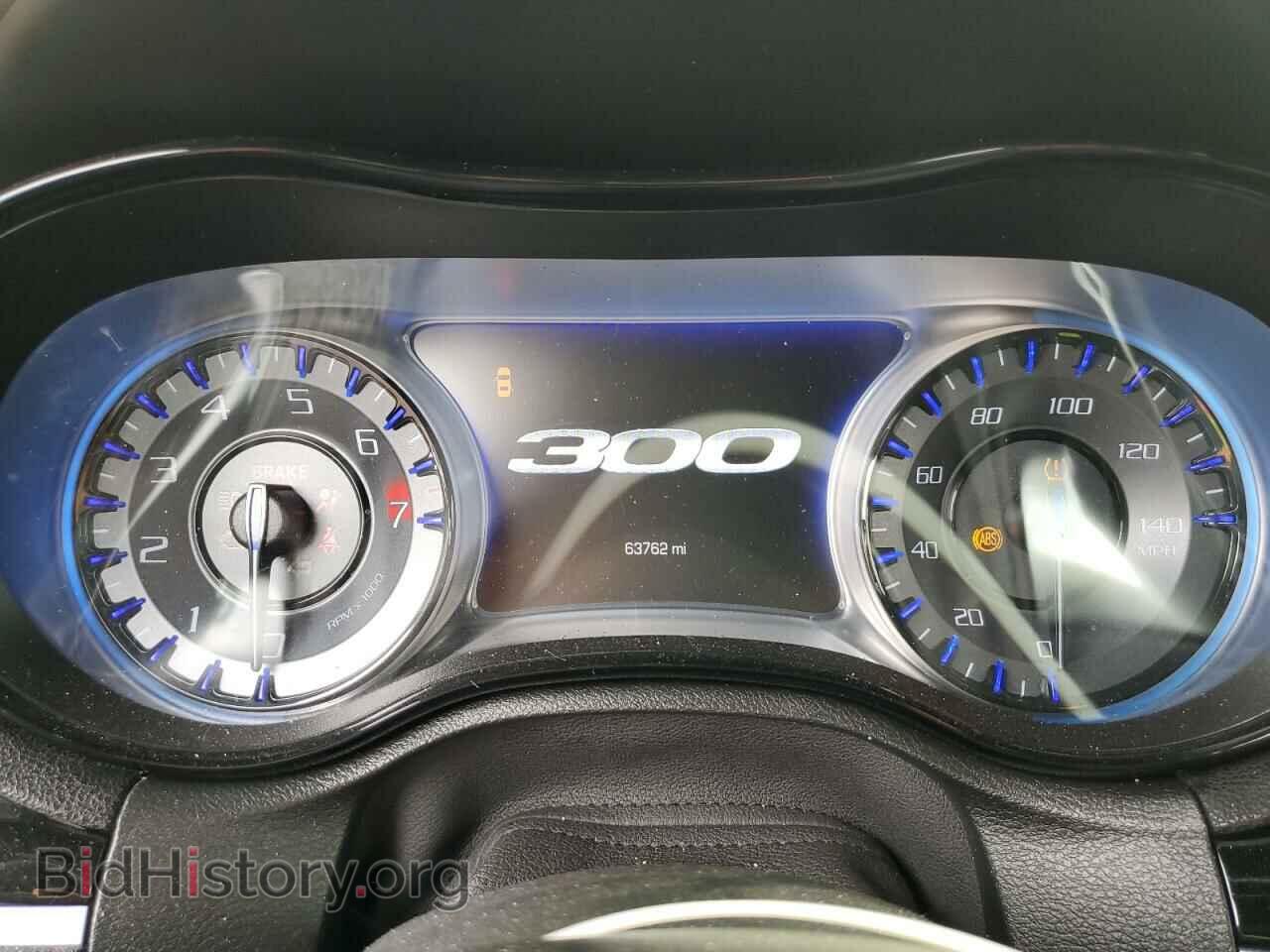 2019 CHRYSLER 300 - VIN: 2C3CCAGG0KH586165 - Фото 9