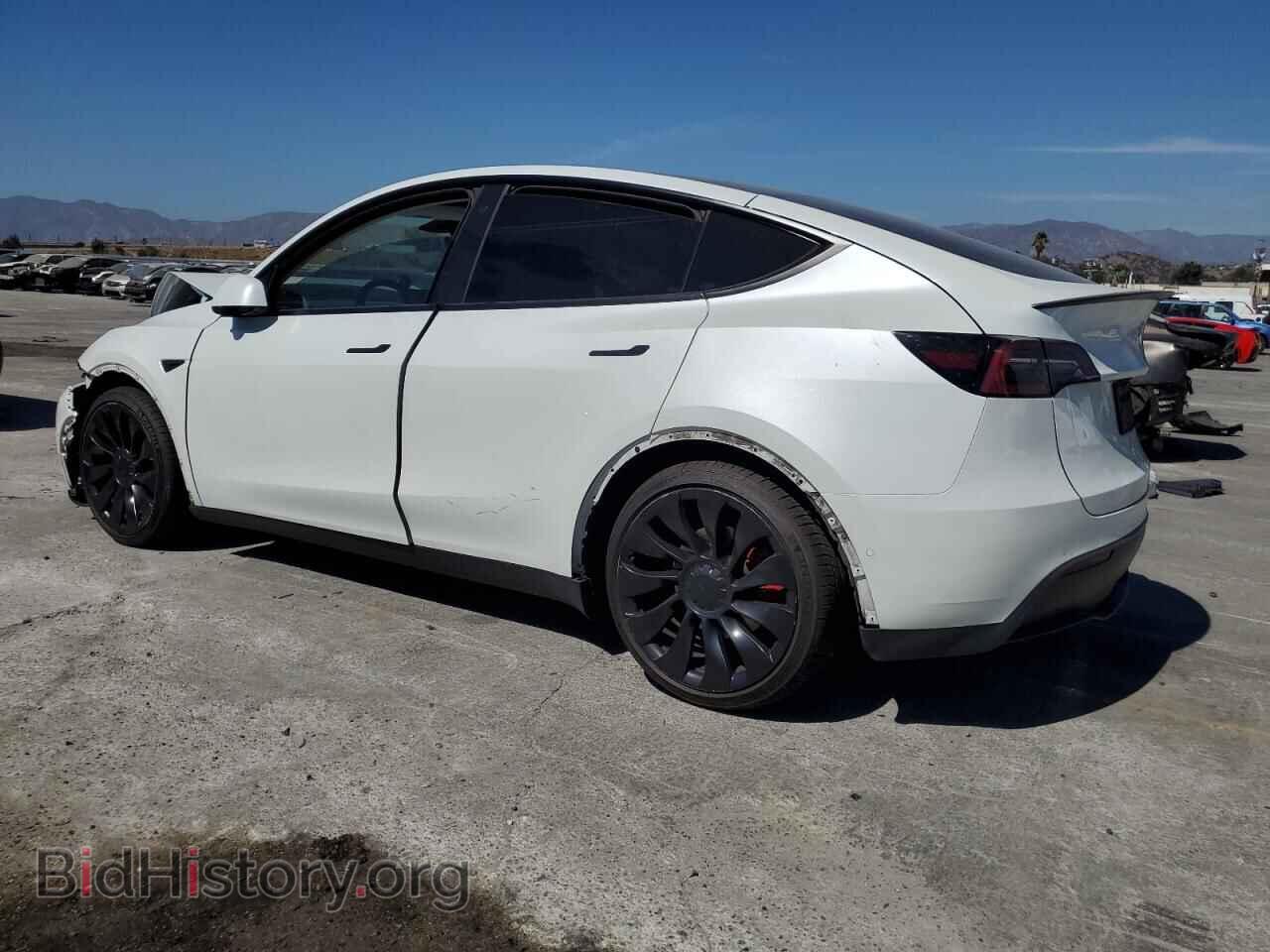 2022 TESLA MODEL Y - VIN: 7SAYGDEF7NF490029 - Фото 2