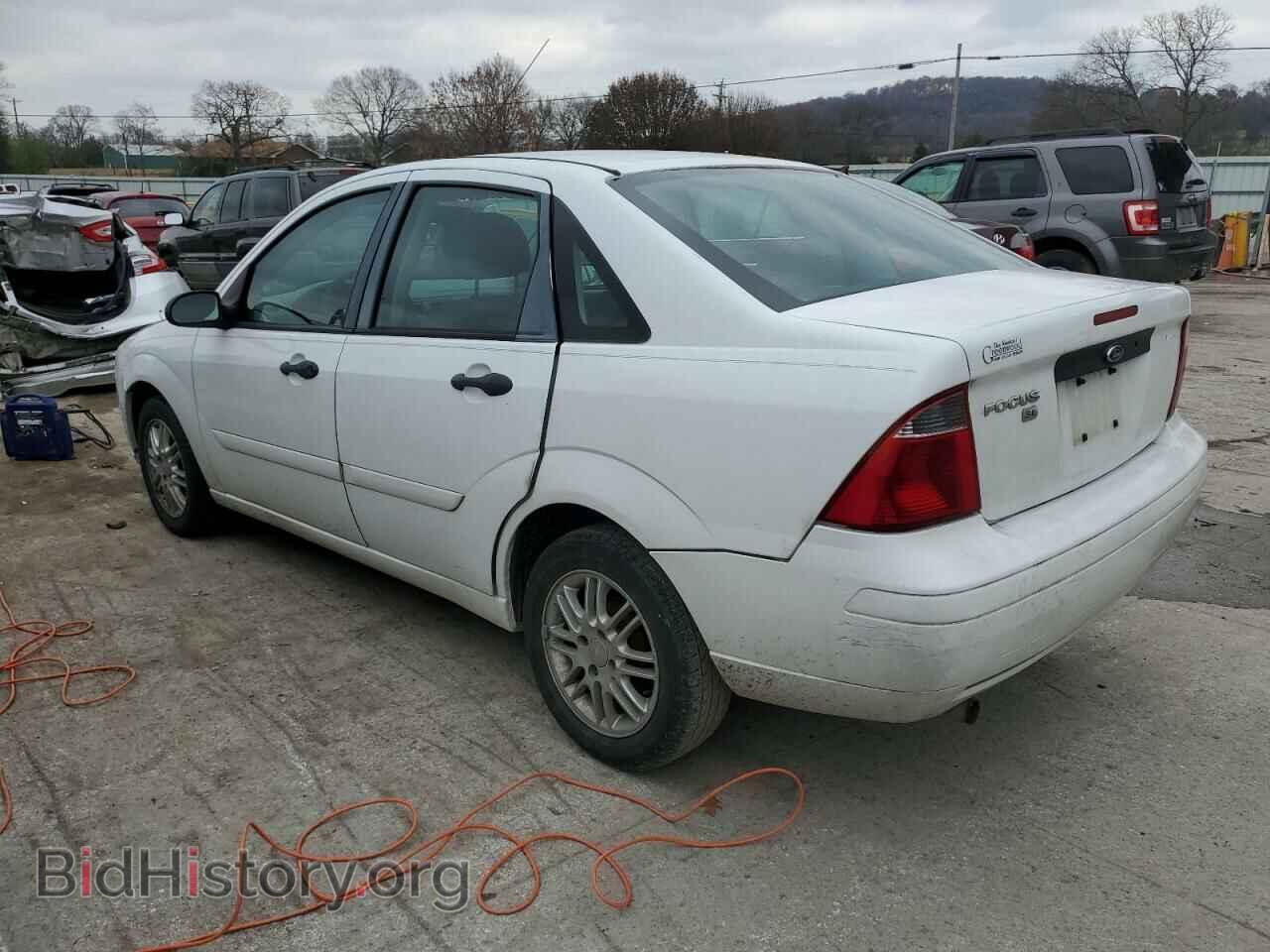 2007 FORD FOCUS - VIN: 1FAFP34N67W330185 - Фото 2