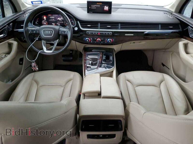 2018 Audi Q7 (VIN WA1LAAF7XJD033273) — photo 8 of 12