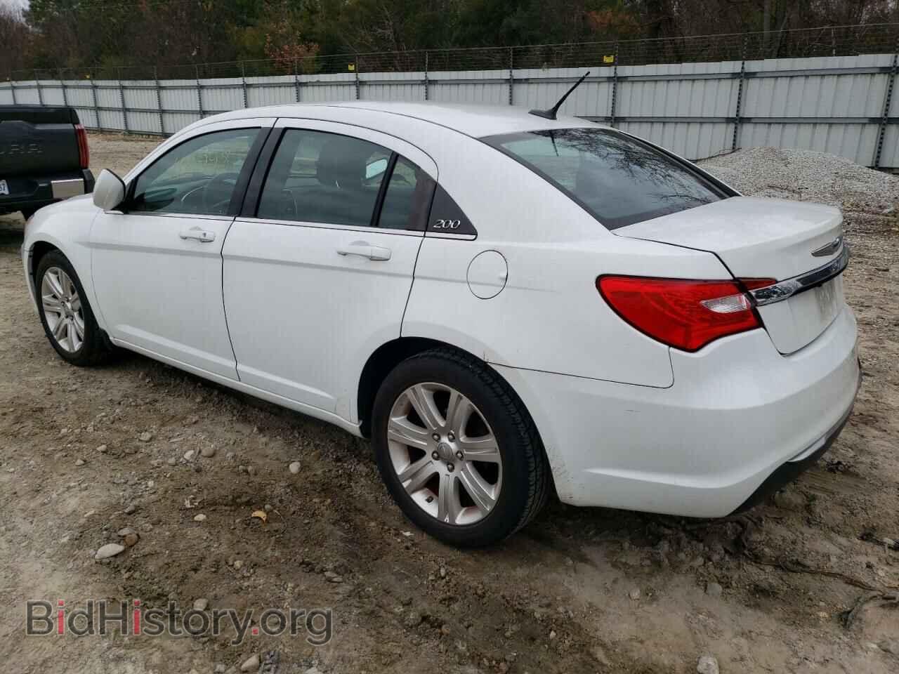2013 CHRYSLER 200 - VIN: 1C3CCBAB0DN640156 - Фото 2