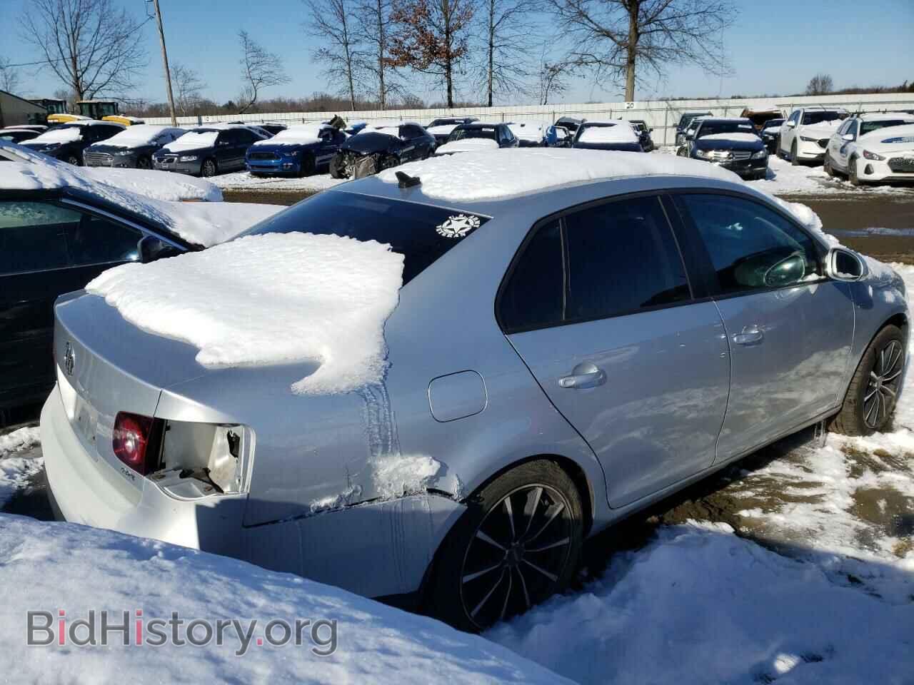2010 VOLKSWAGEN JETTA - VIN: 3VWRA7AJ6AM070571 - Фото 4