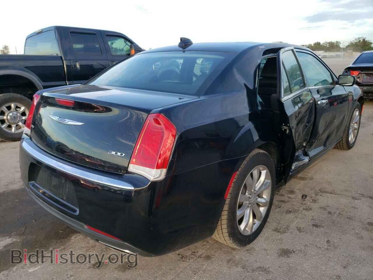 2019 CHRYSLER 300 - VIN: 2C3CCAKG5KH649185 - Фото 3