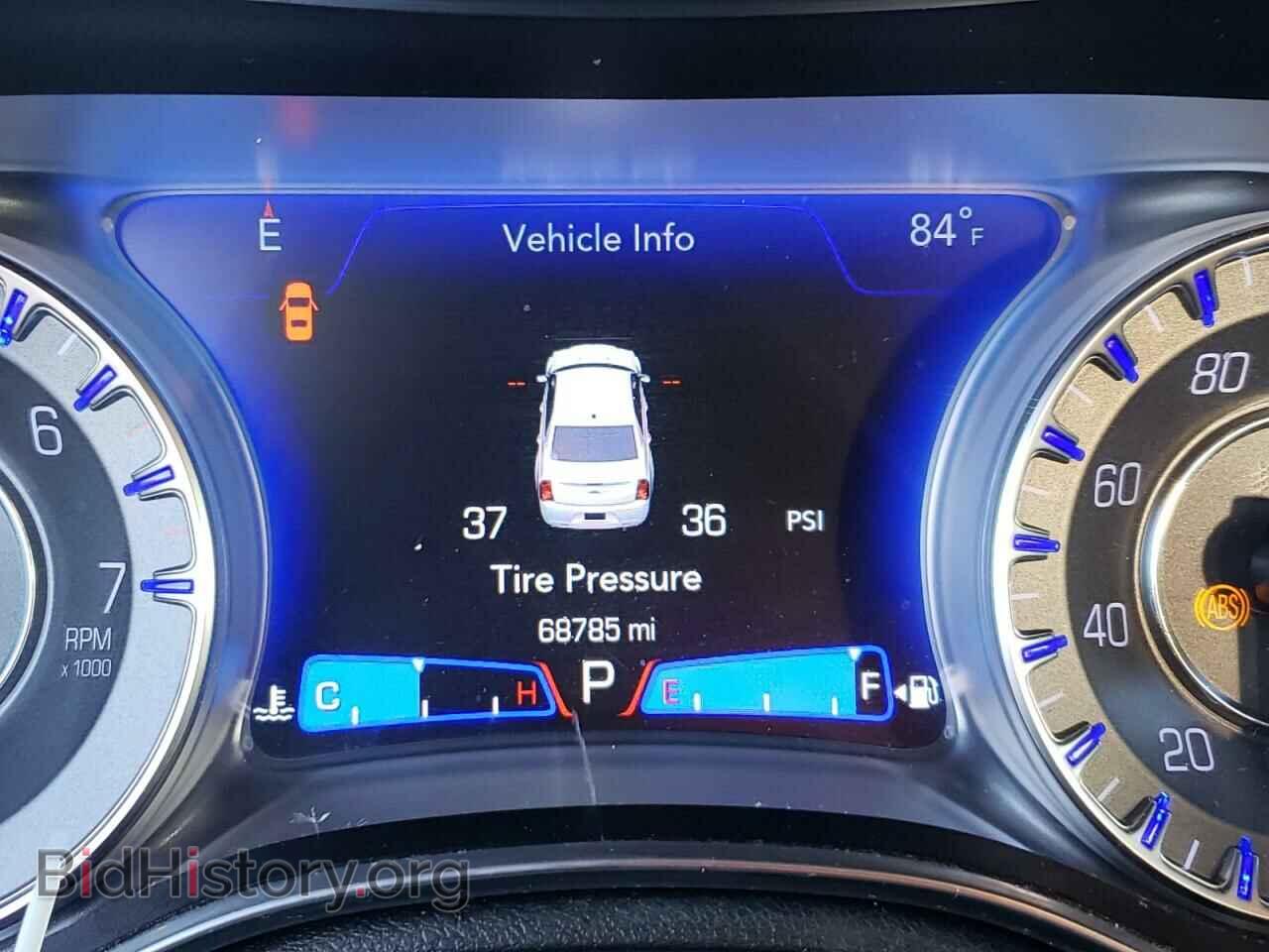 2019 CHRYSLER 300 - VIN: 2C3CCAKG5KH649185 - Фото 9