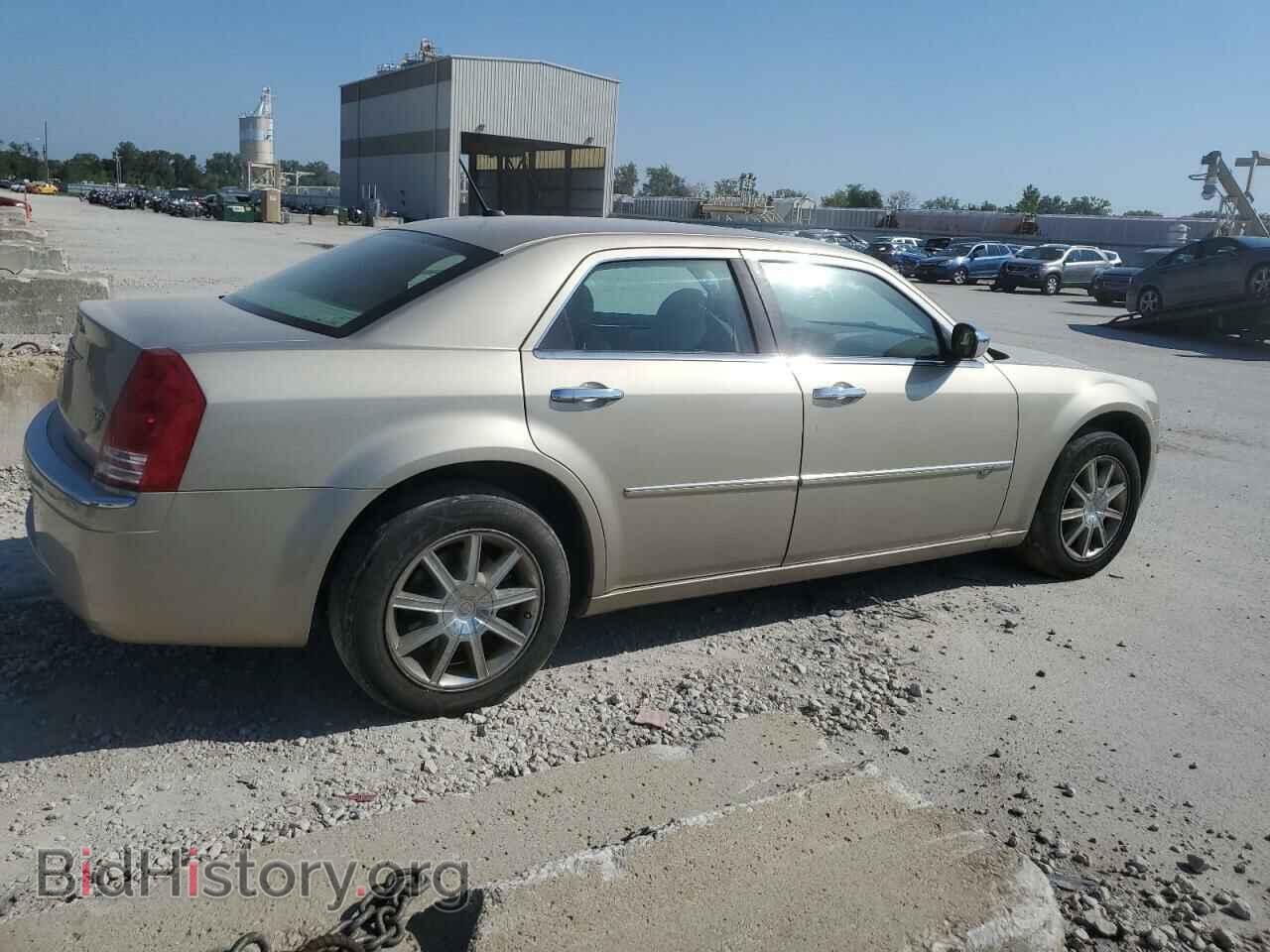 2008 CHRYSLER 300 - VIN: 2C3KK63H18H297895 - Фото 3