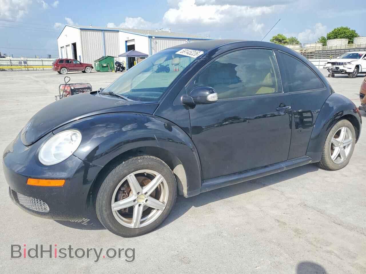 Photo 3VWPG3AG6AM035709 - VOLKSWAGEN BEETLE 2010