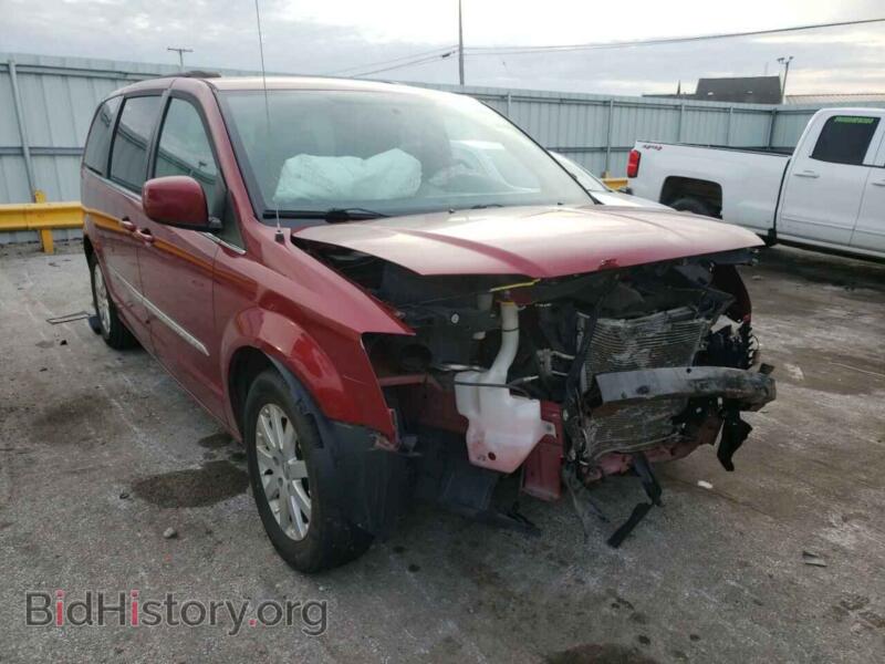 2015 Chrysler MINIVAN Town & COU (VIN 2C4RC1BG0FR654462) — photo 1 of 10, Copart, damage: front end