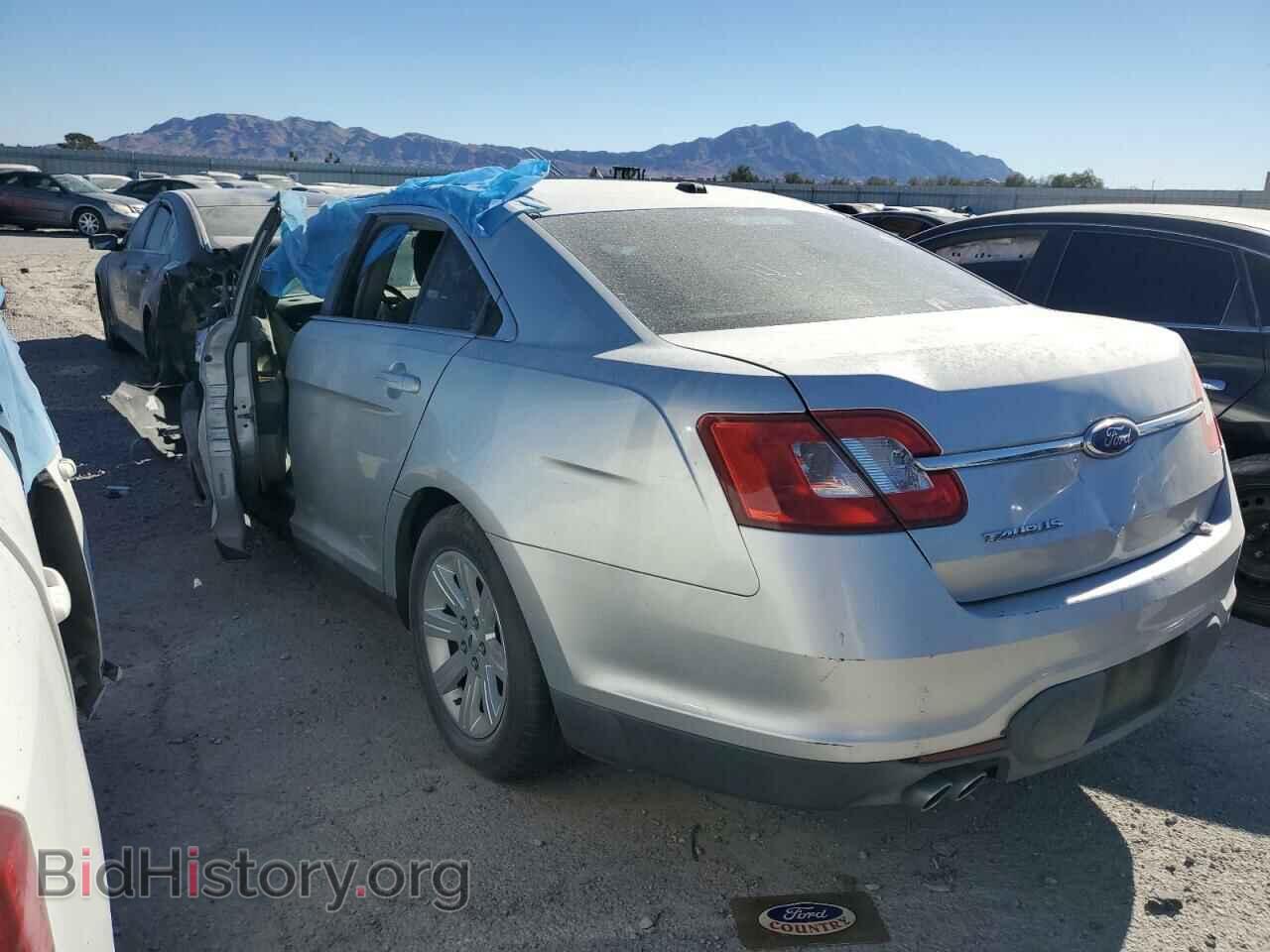 2011 FORD TAURUS - VIN: 1FAHP2DW18G174801 - Фото 2
