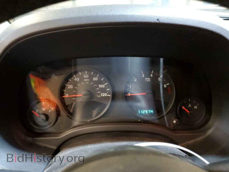 2012 Jeep COMPASS (VIN 1C4NJDEB9CD633050) — photo 9 of 12