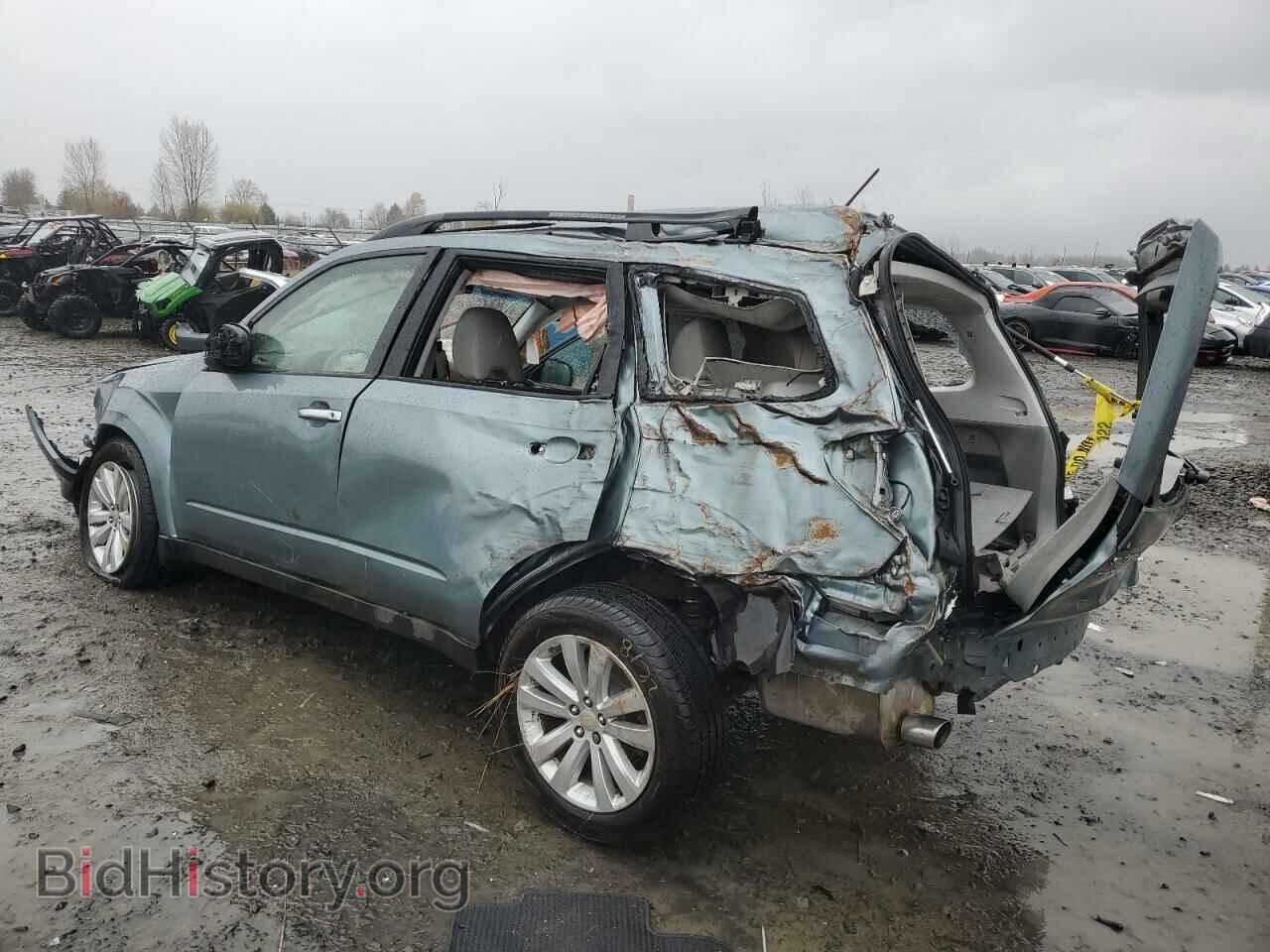 2011 SUBARU FORESTER - VIN: JF2SHAECXBH702875 - Фото 2